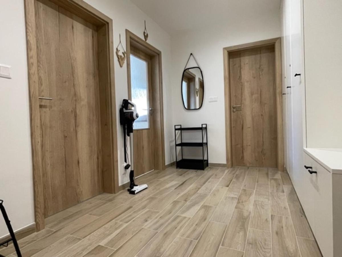 Klinovec Apartments Luxury Loučná pod Klínovcem Exteriör bild